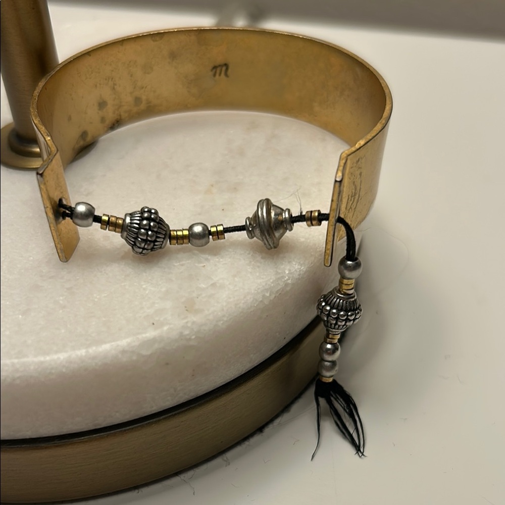 Madewell Gold tone Bracelet with beaded closure